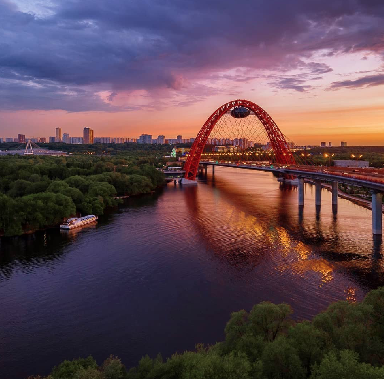 Красный мост. Хорошево-Мневники живописный мост. Серебряный Бор мост арка. Краснопресненская магистраль живописный мост. Серебряный Бор красный мост.