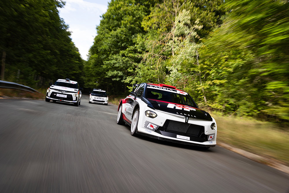 Раллийные автомобили Lancia Ypsilon / Фото: Stellantis