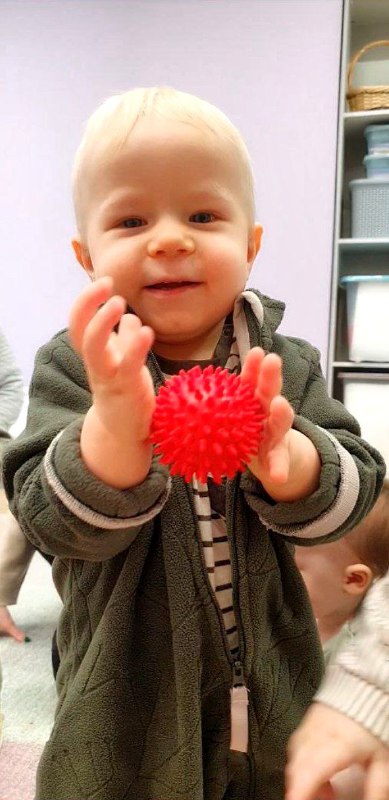 Малыш на занятии Baby-фитнес в «Ух-ты, Куб!»