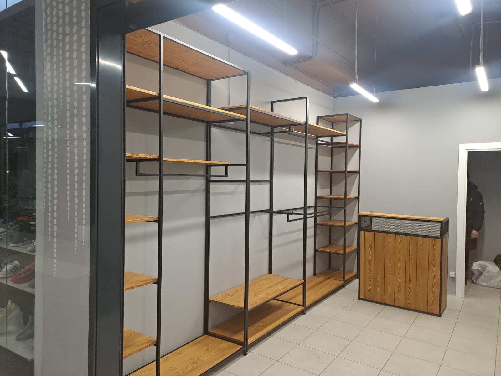 Стеллажи для магазина