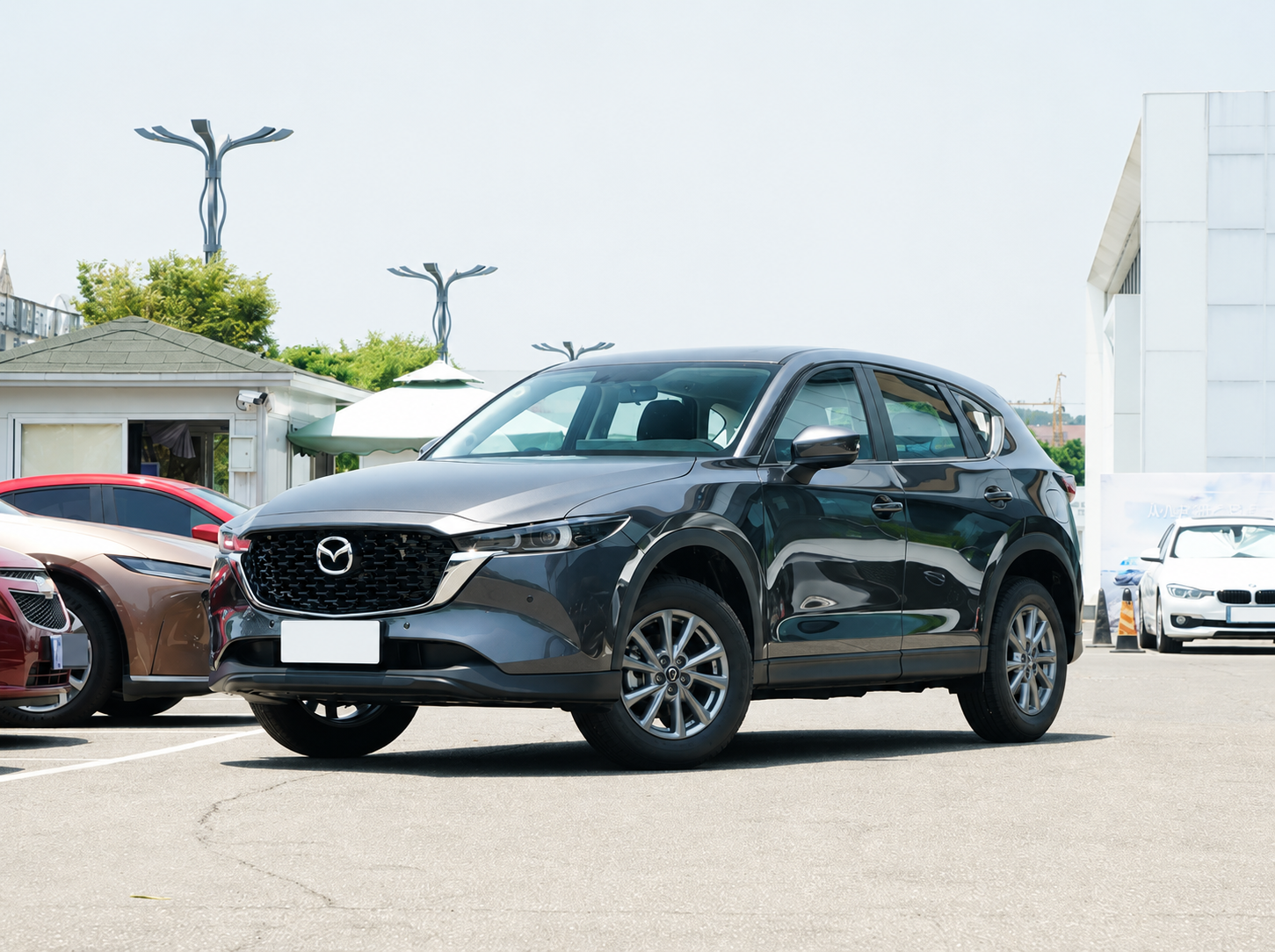 Mazda CX-5 2025 — внешний вид автомобиля