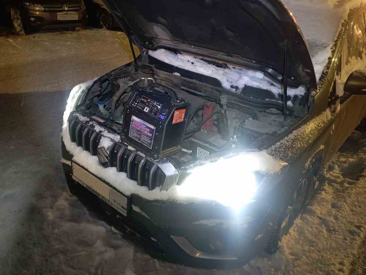 Запустили двигатель, прикурили аккумулятор, Suzuki на проспекте Энергетиков в Красногвардейском районе  Санкт-Петербург