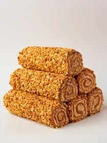 Карамельный рулет с миндальным кремом — рулеты