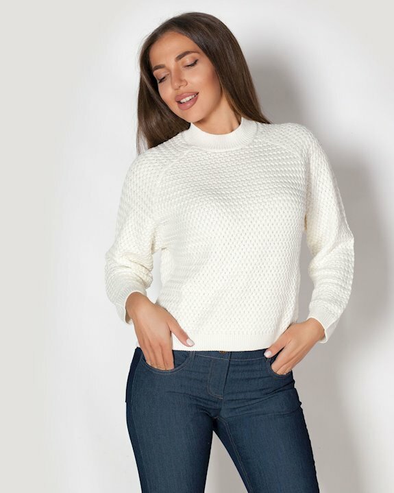 Бял дамски пуловер с дълъг ръкав, класически модел за есен зима 2022 2023 от Efrea