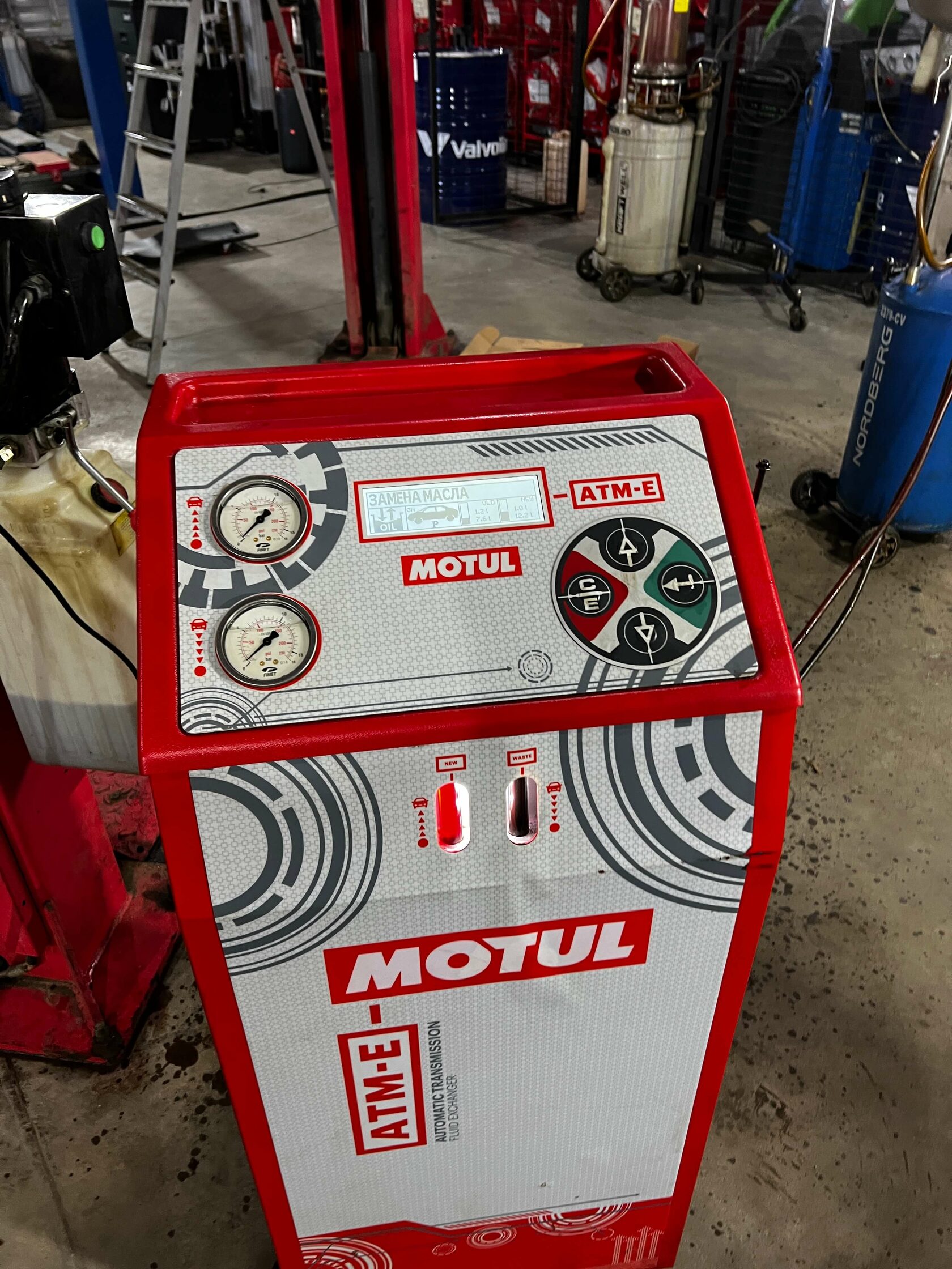 Процесс замещения масла Motul