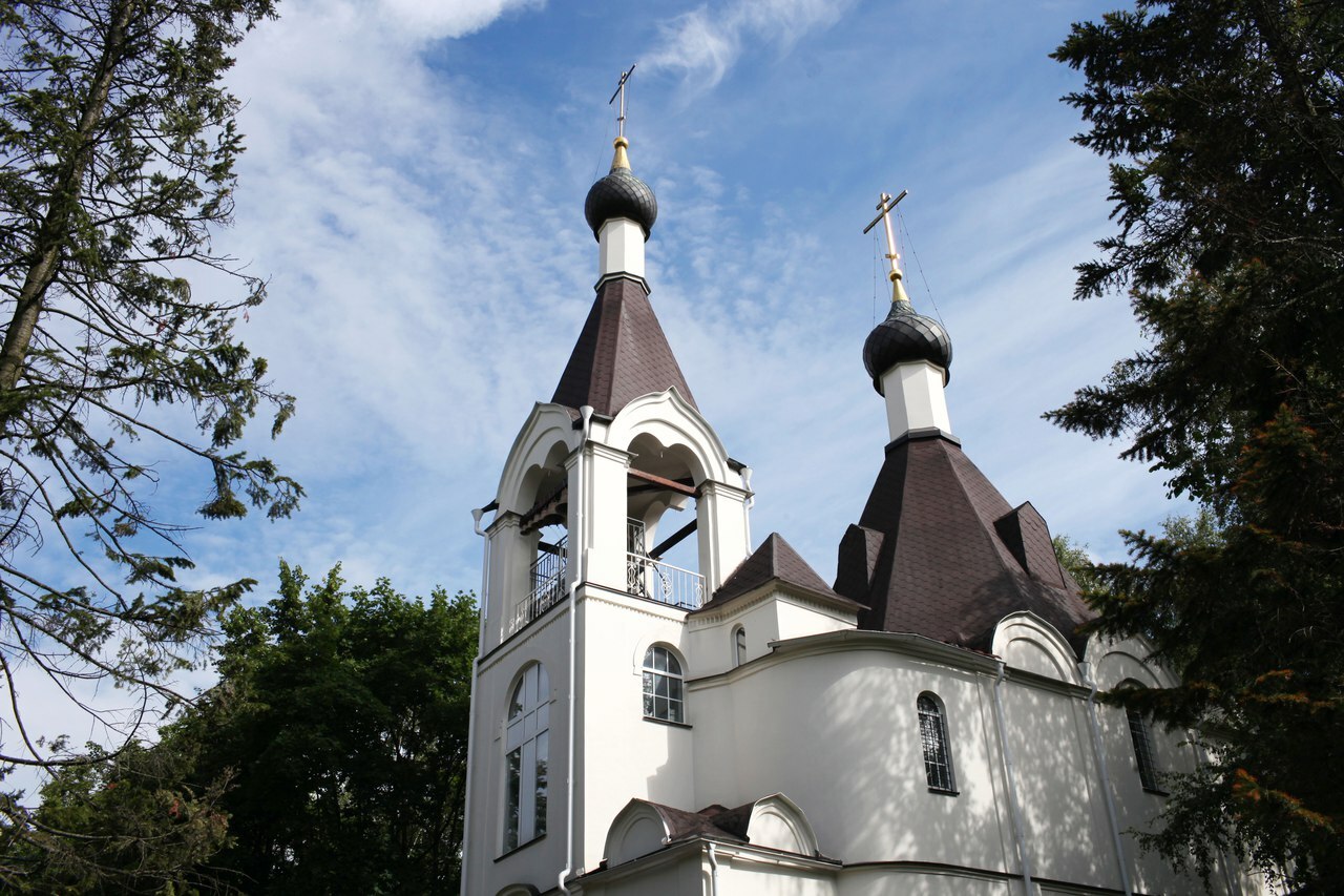 Храм николо. Храм Покрова Пресвятой Богородицы на Николо-Архангельском кладбище. Покровский храм на Николо-Архангельском кладбище. Покровская Церковь Николо Архангельское кладбище. Церковь на Старом Николо-Архангельском кладбище.