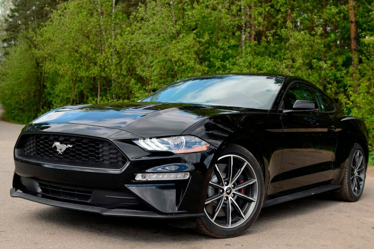 FORD MUSTANG