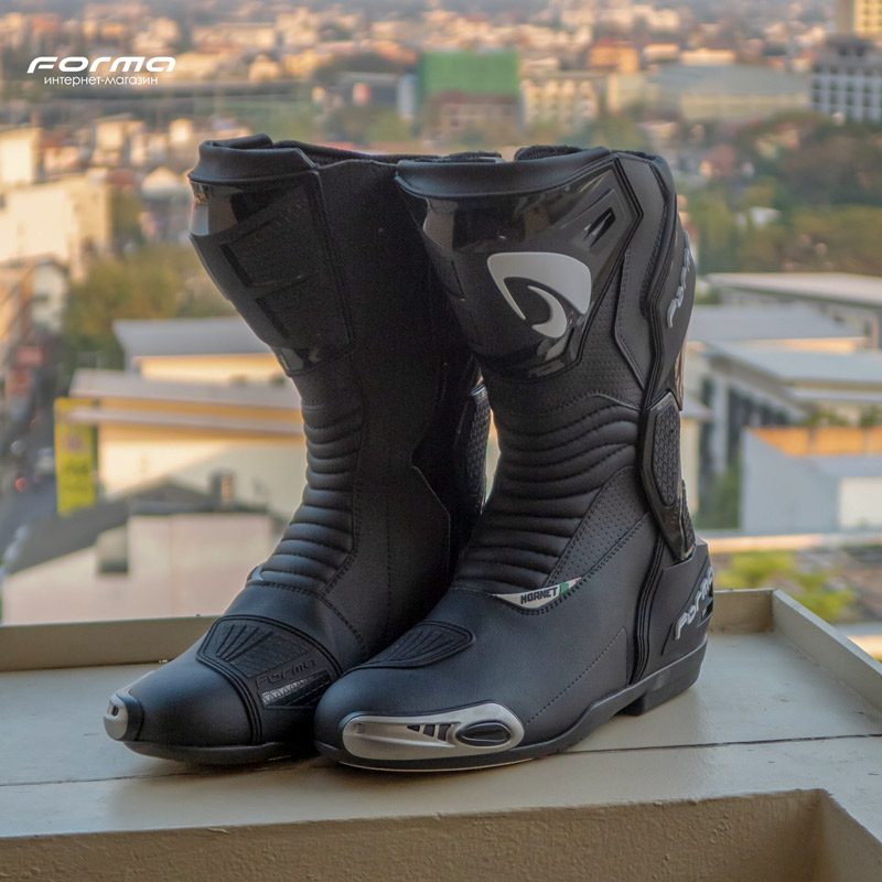 Forma 2024 hornet boots