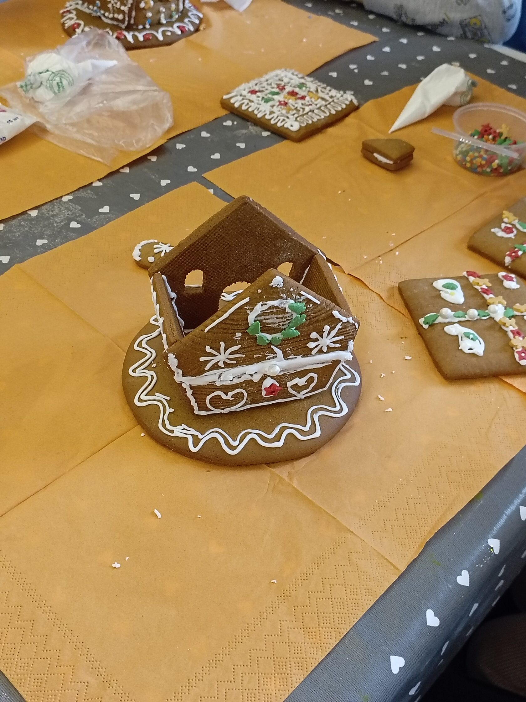 3D конструкция из пряников крупный план