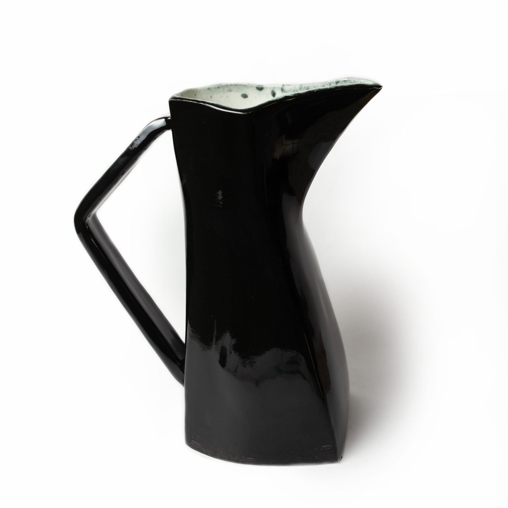 кувшин pitcher hobnail. кувшин черный. черный пластиковый кувшин. кувшин черный. графин черный.