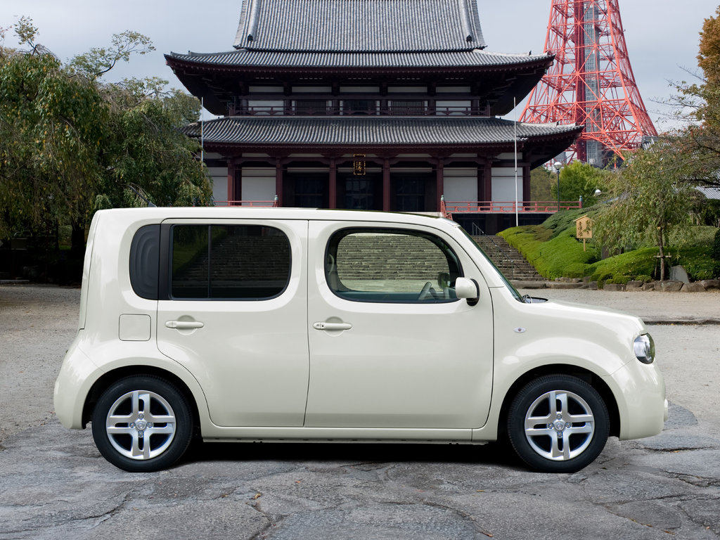 Nissan Cube с аукциона Японии