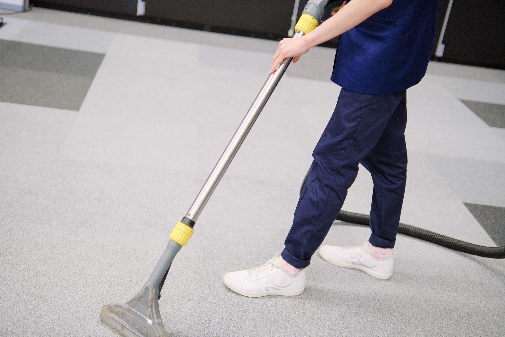 Химчистка ковролина и мебели от 37 руб/кв. м. в Москве и Санкт-Петербурге