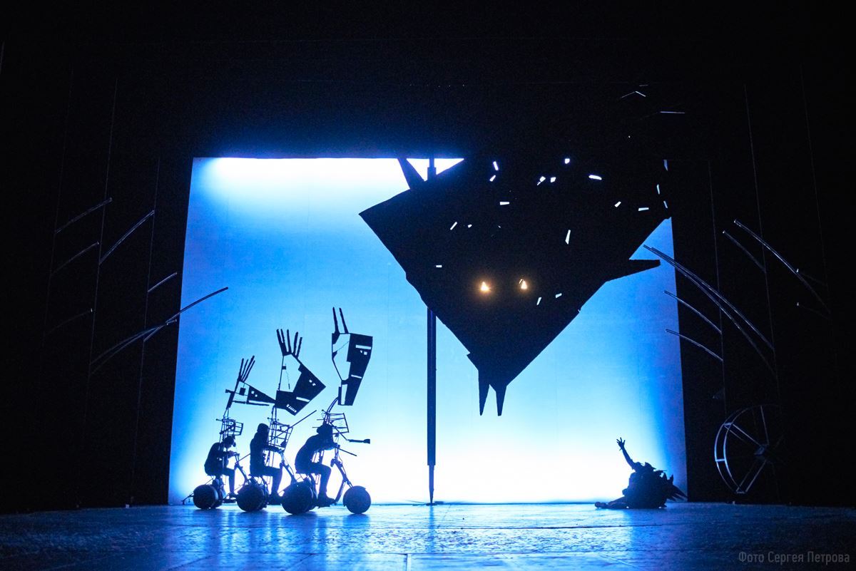 театр рамт черная курица. черное молоко спектакль. спектакль черное. черное молоко спектакль. черная курица рамт.