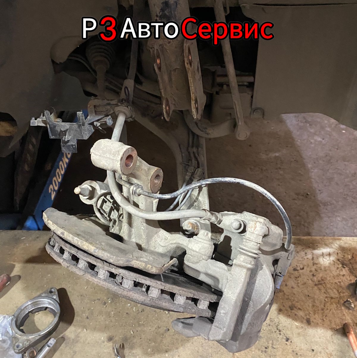 Mercedes-Benz A-Класс 2015 г.в. Замена правого приводного вала переднего колеса. Р3 Автосервис. 📍 Колпино, Рабочий пер. 3