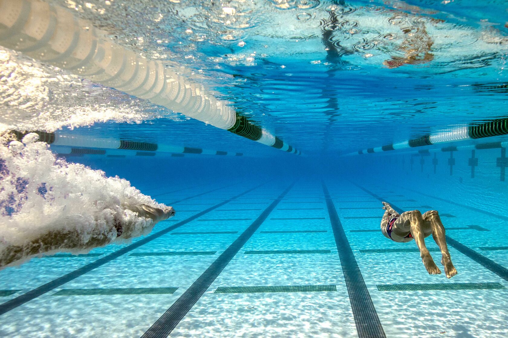 Swim meet. Swimming Pool Underwater. Подводное плавание в бассейне 1920 на 1080 пикселей. Китай вода плавание. Aerobics Underwater.