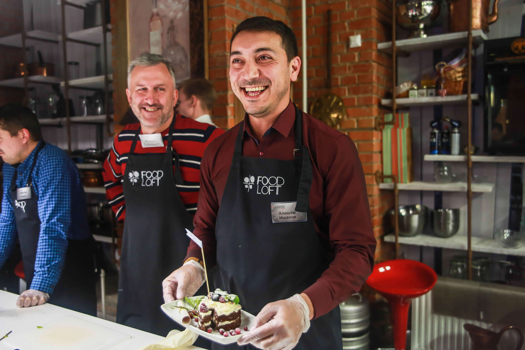 Совместная готовка еды в студии FoodLoft на ВО