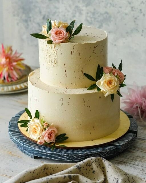Как рассчитать вес торта на свадьбу: методики и советы