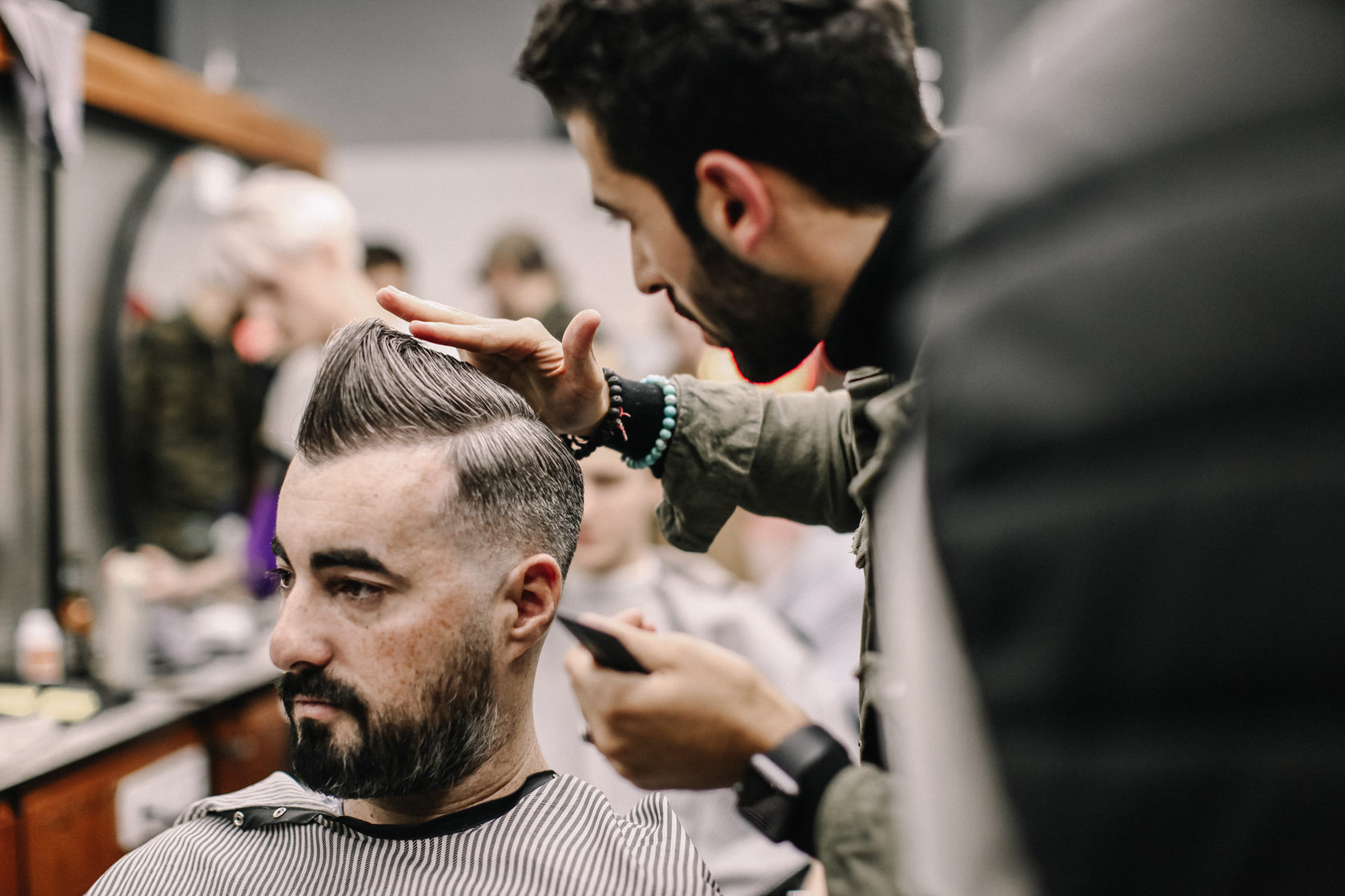 Barber перевод. Фабрика стрижек барбер Сергей. Абдулло барбер. Барбер батл. Мужские стрижки барбершоп.