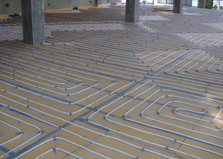 Установлено устройство теплых полов магазине флэш