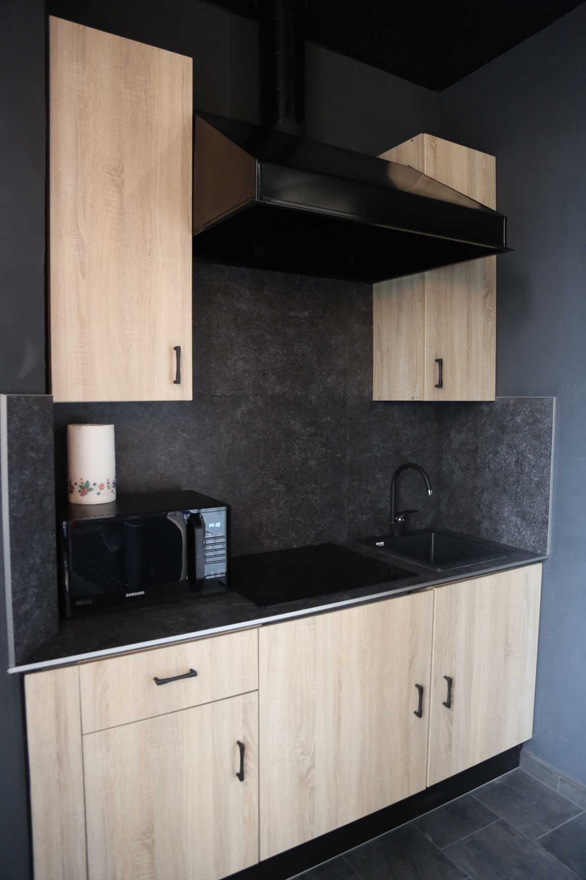 Обеденная зона в Хостеле Black 