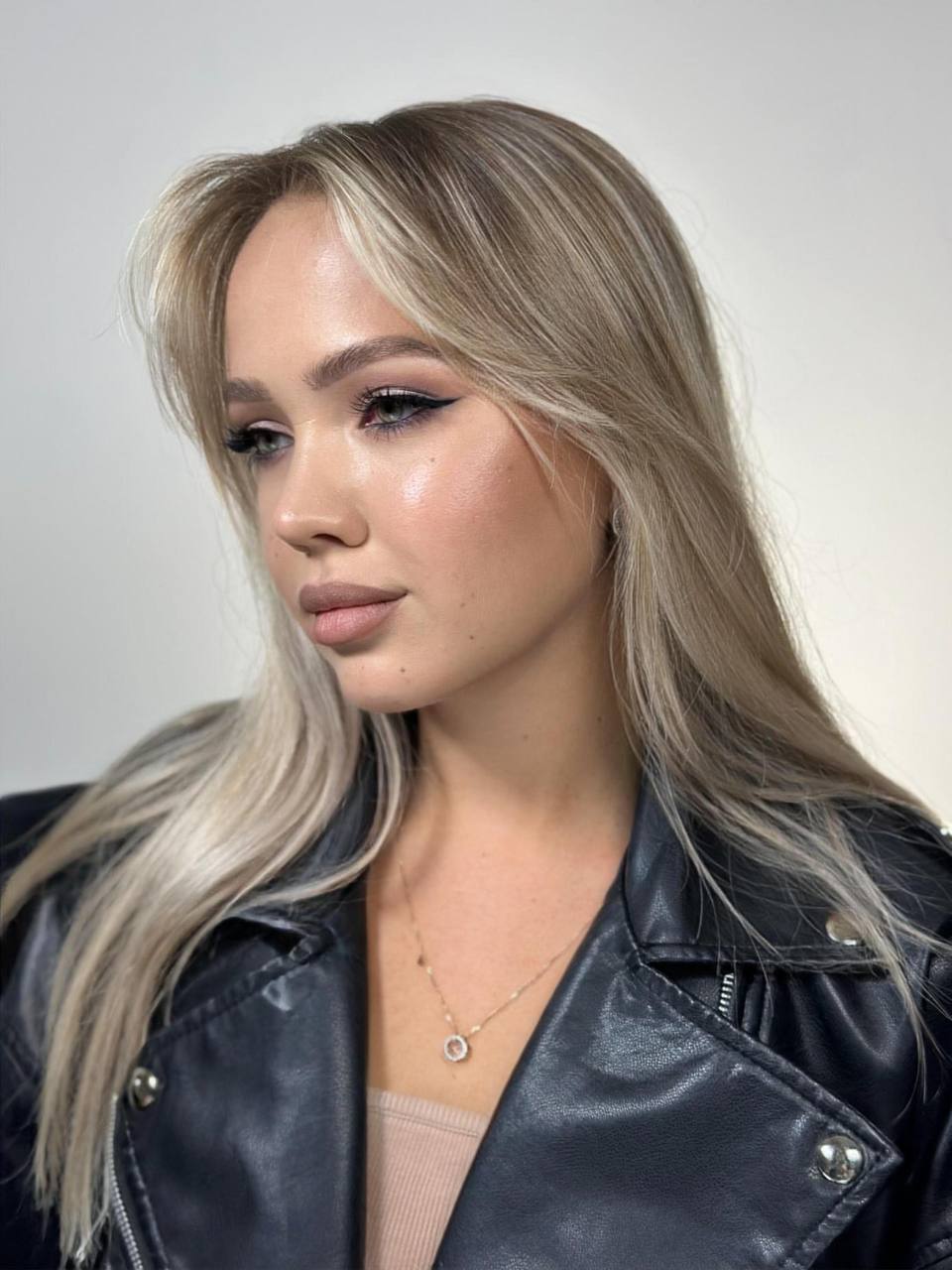 Елена Шилькова, мастер-бровист и преподаватель