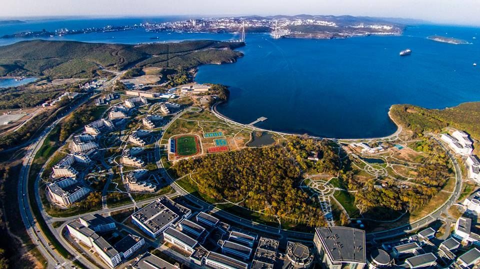 Вид на остров Русский вертолетная экскурсия