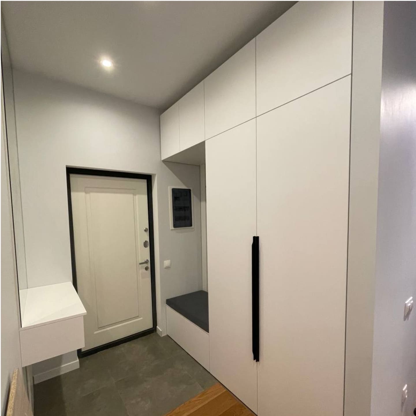 Мебель для прихожей на заказ, нестандартные решения, большая вместимость,учитываем все особенности планировки