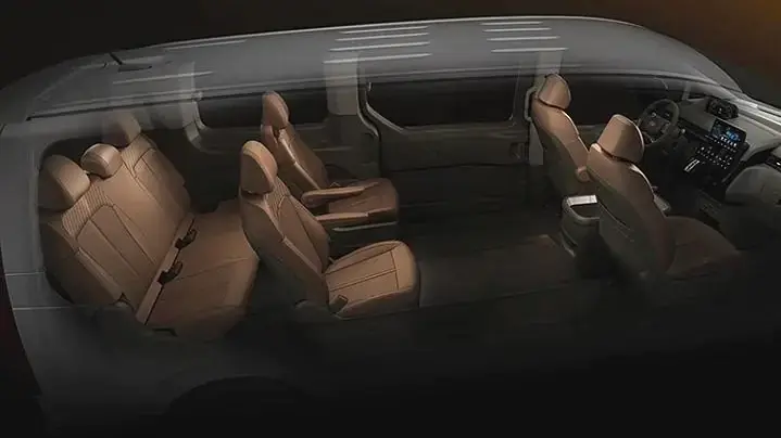 Hyundai Staria с водителем для поездки на Чарын и Кольсай