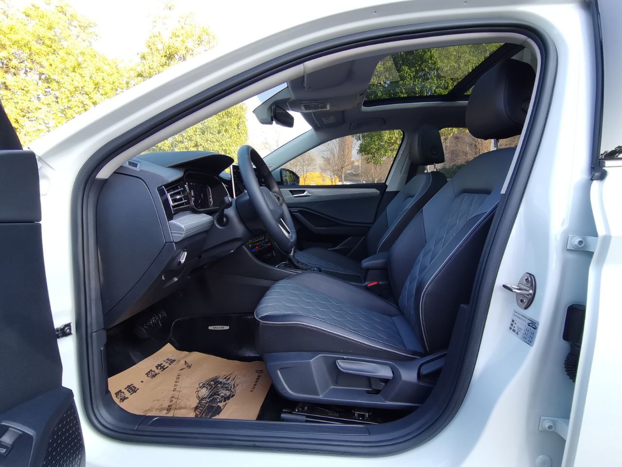 Volkswagen Sagitar 4