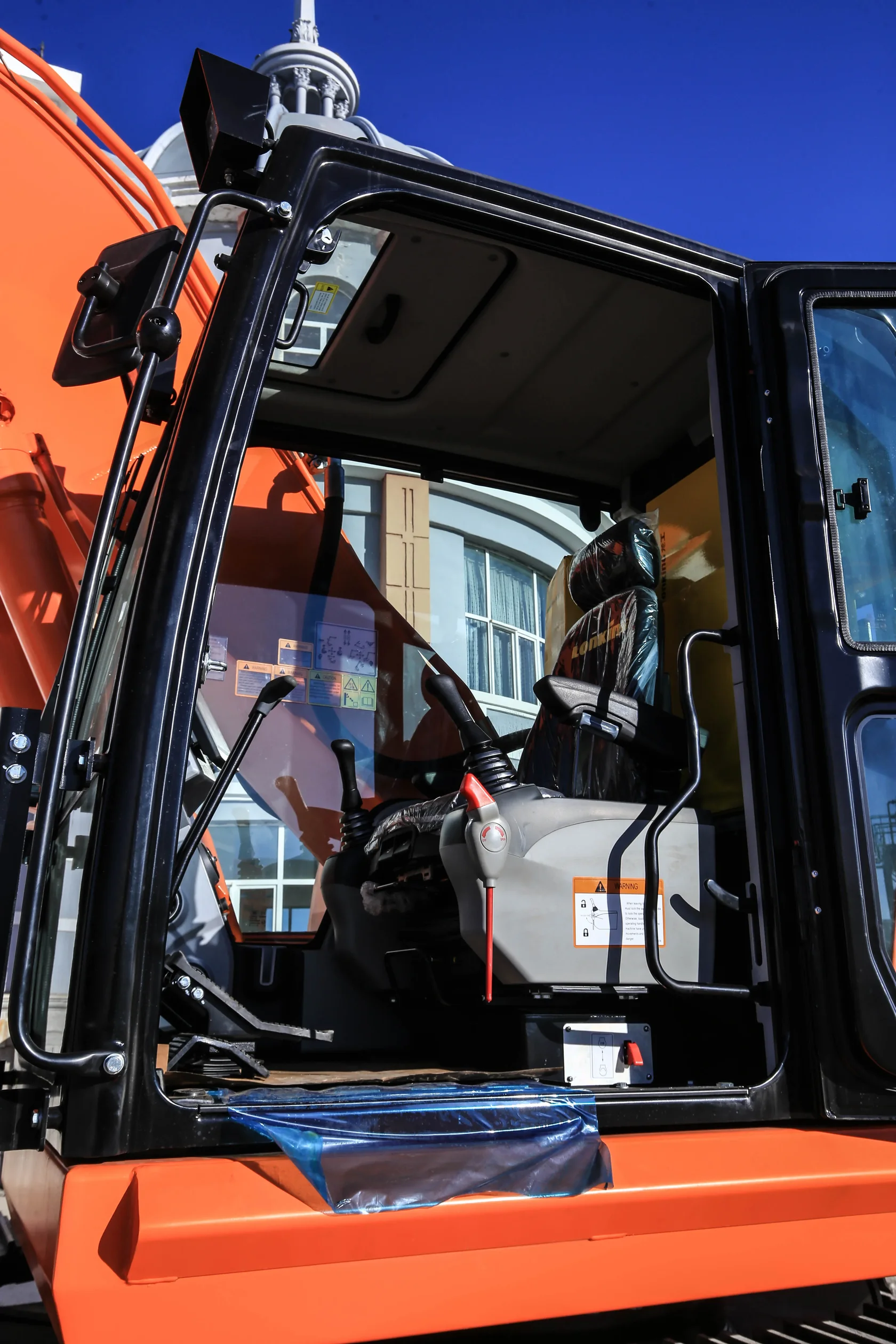 Гусеничный экскаватор LONKING CDM 6336