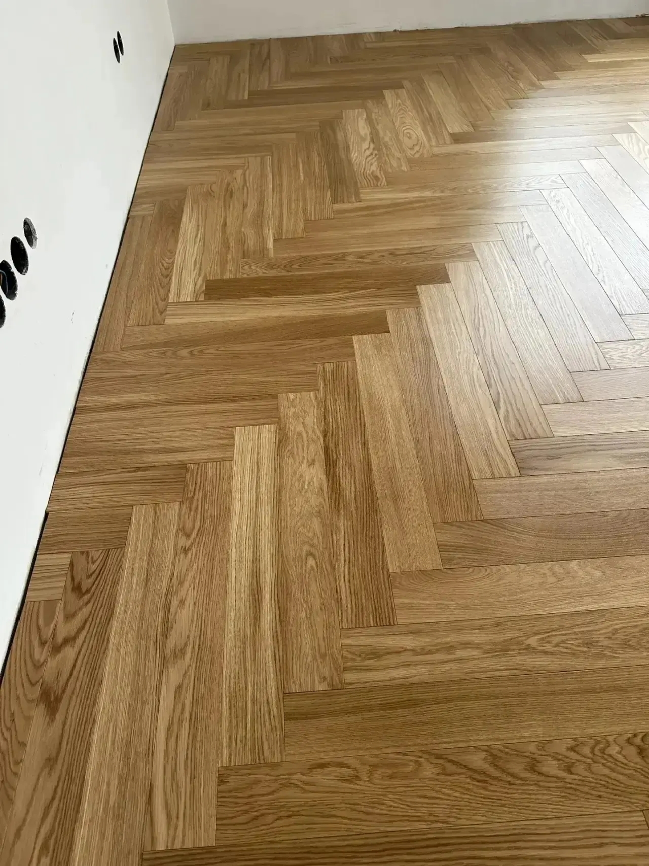 готовый пол из натурального дуба раскладка венгерская елка