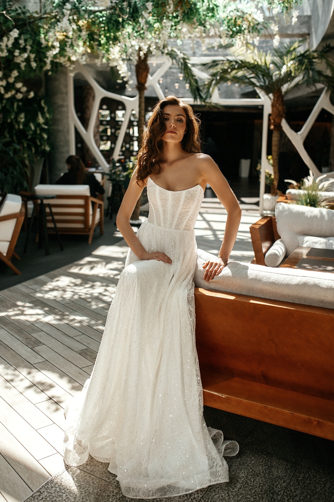 Свадебное платье сверкающее