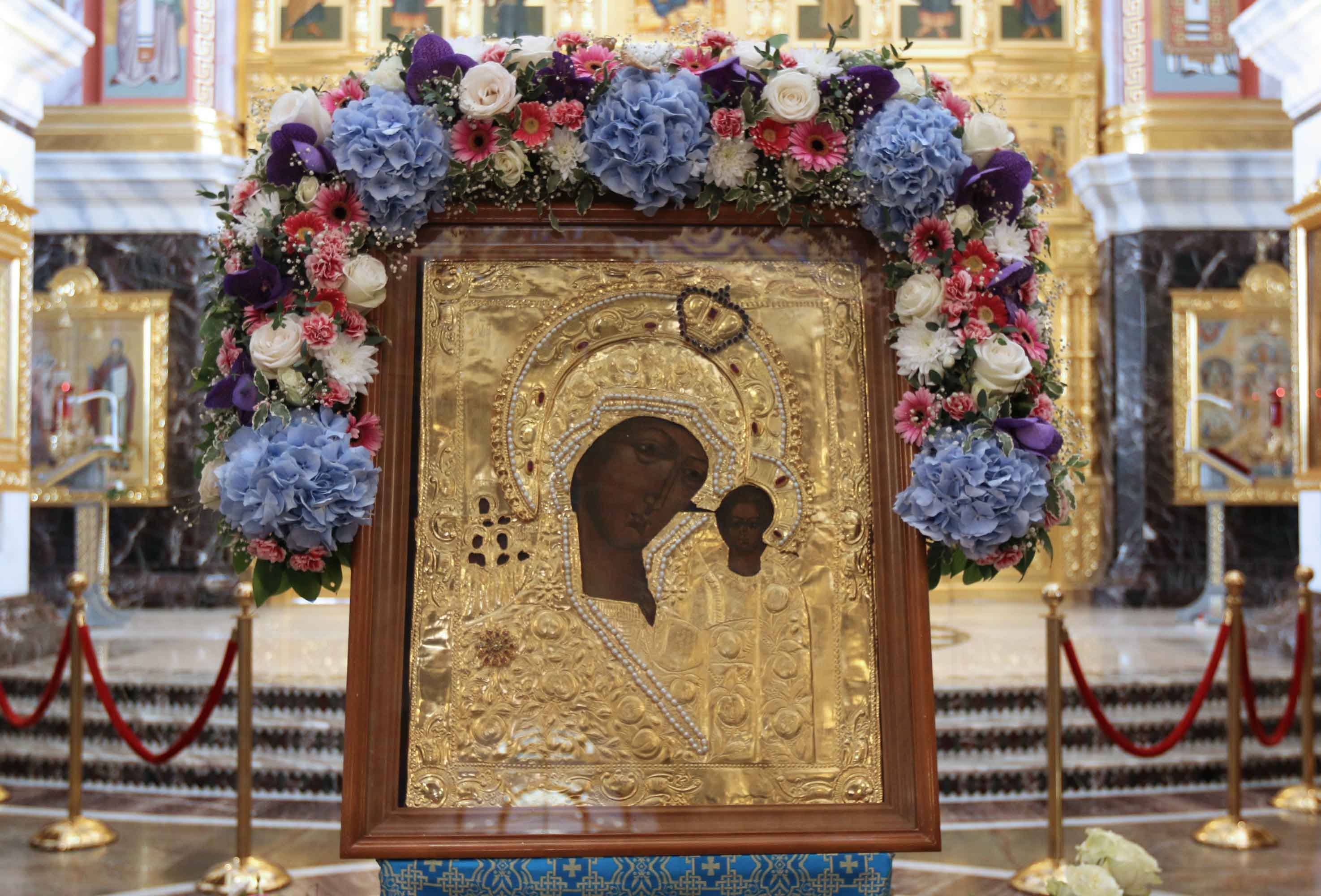 к чему снится церковь и иконы. к чему сниться иконка. приснился священник. спит в церкви. доклад про деву марию.