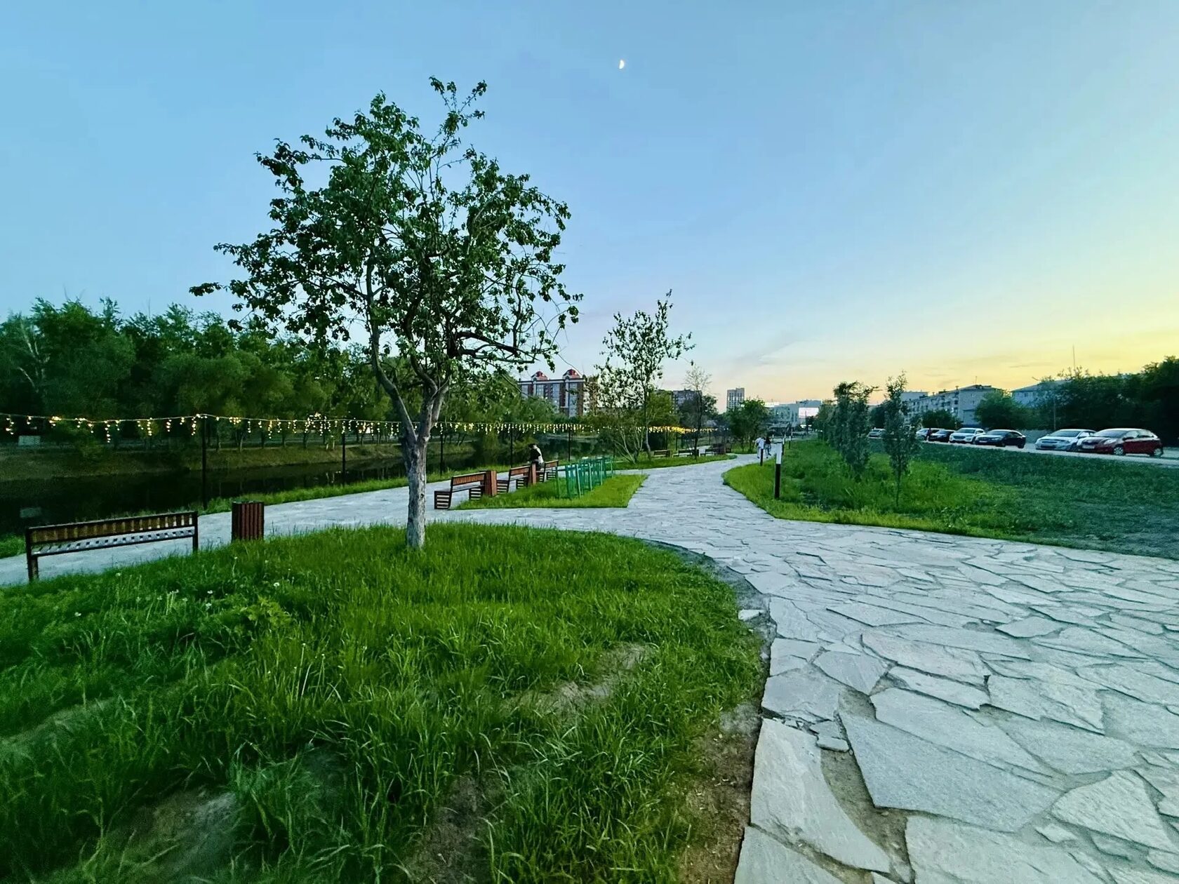 Обновлённые аллеи Центрального парка культуры и отдыха