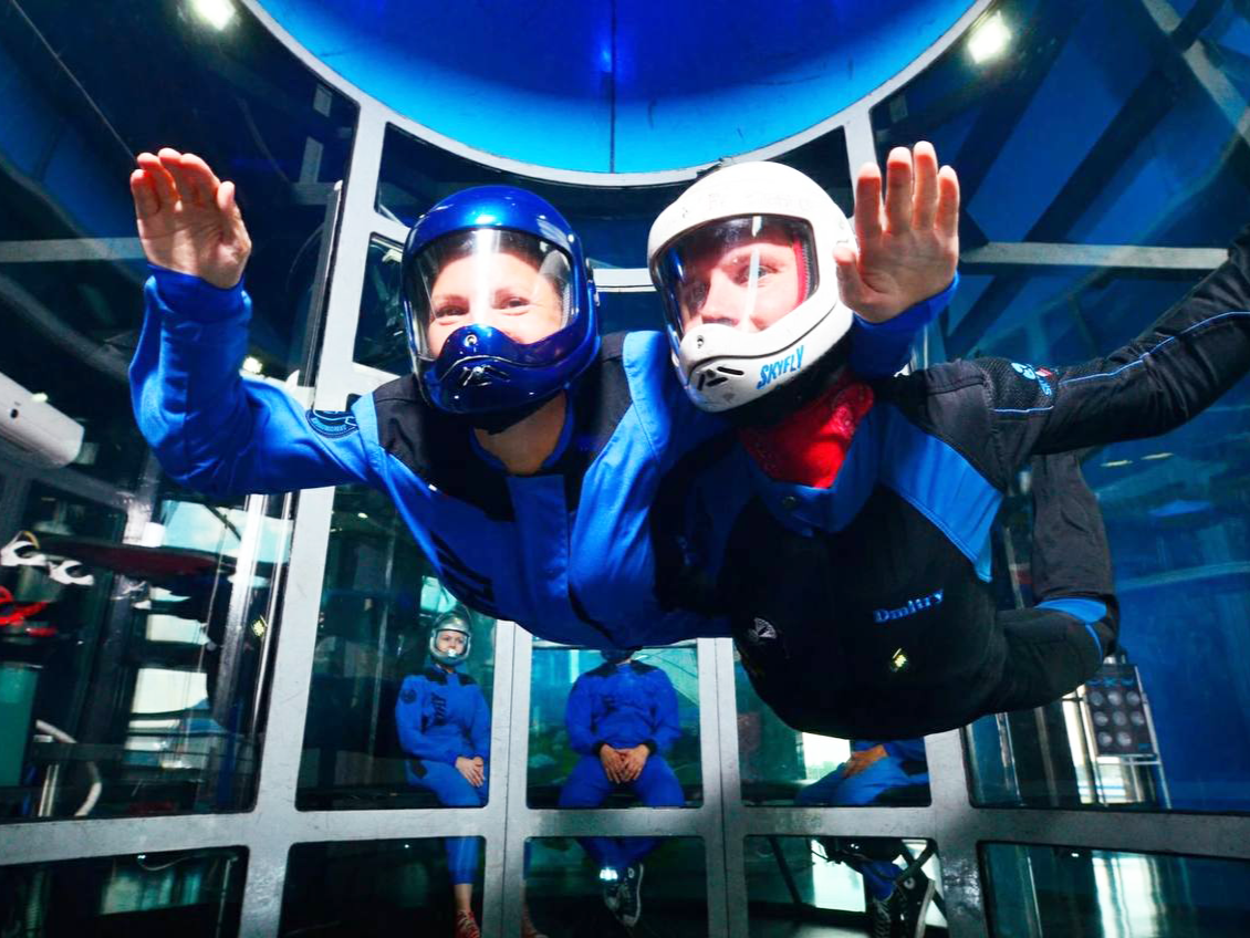 фото нанесения макияжа на лицо девушки 