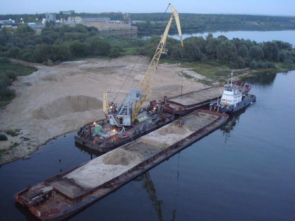 северный речной флот, речные грузоперевозки, водные маршруты, внутренний водный транспорт, мультимодальные перевозки, законодательная база, стратегия развития, экономичность, экологическая устойчивость, сезонность, скорость доставки, судоходные каналы, се