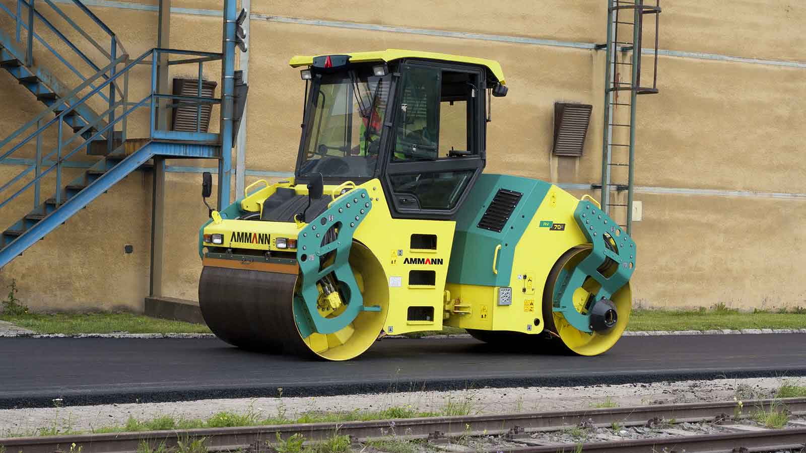 Выравнивание катками. Каток двухвальцовый Ammann av70x. Av70x Ammann каток. Каток дорожный Ammann, av130x. Ammann av 70.