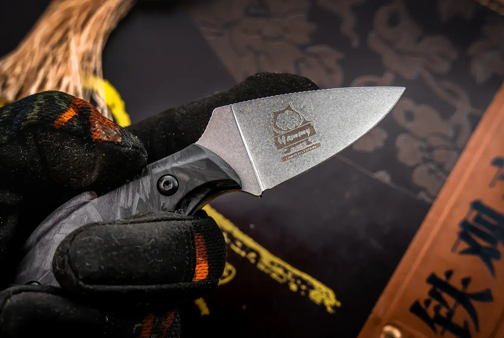 Hammy Elmax compact knife from spine side
