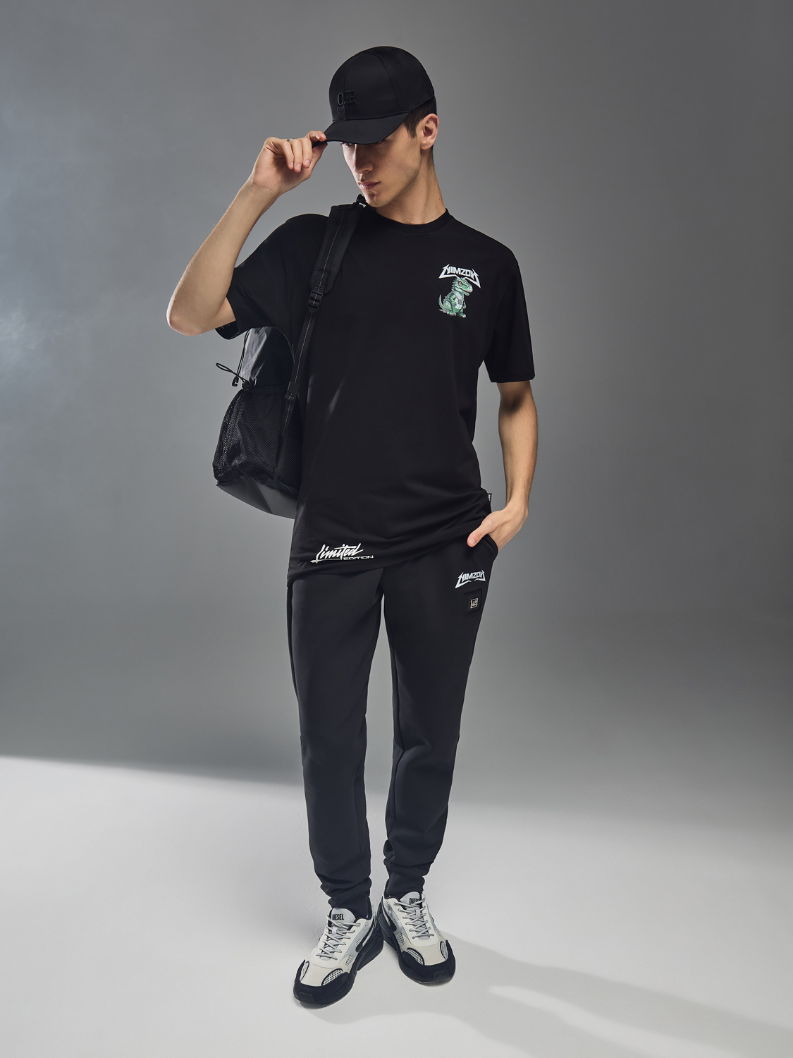 стильная съемка спортивного костюма мужского