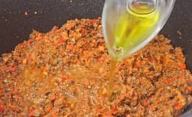 Приготовление икры из баклажанов на зиму через мясорубку: шаг 14