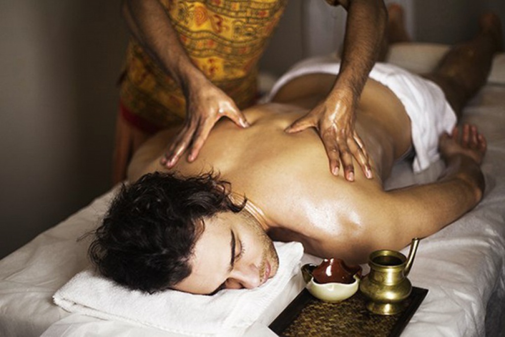 Liliput Mopse Zierlicher Massage