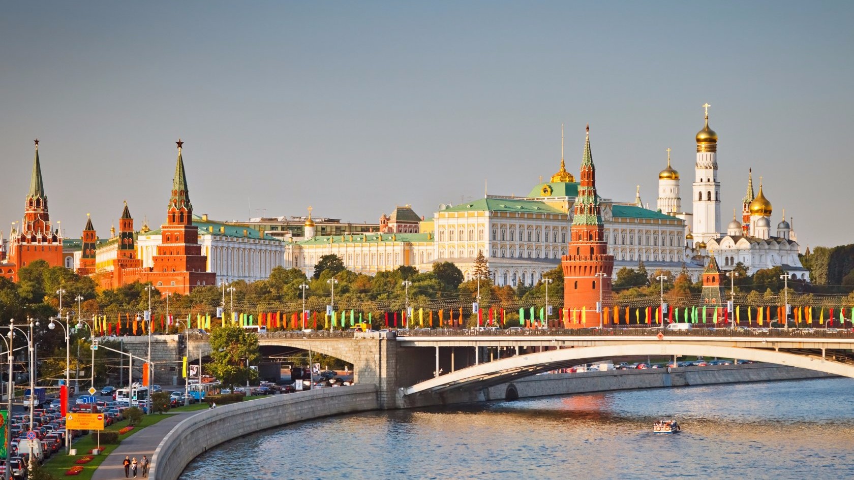 Вид на Кремль, Кремлевский дворец и соборы Кремля