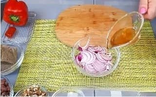 Приготовление салата «Тбилиси» с красной фасолью и говядиной: шаг 2