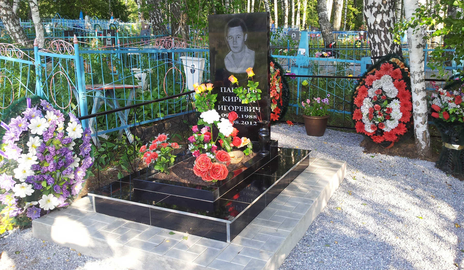 памятники на могилу в ульяновске фото