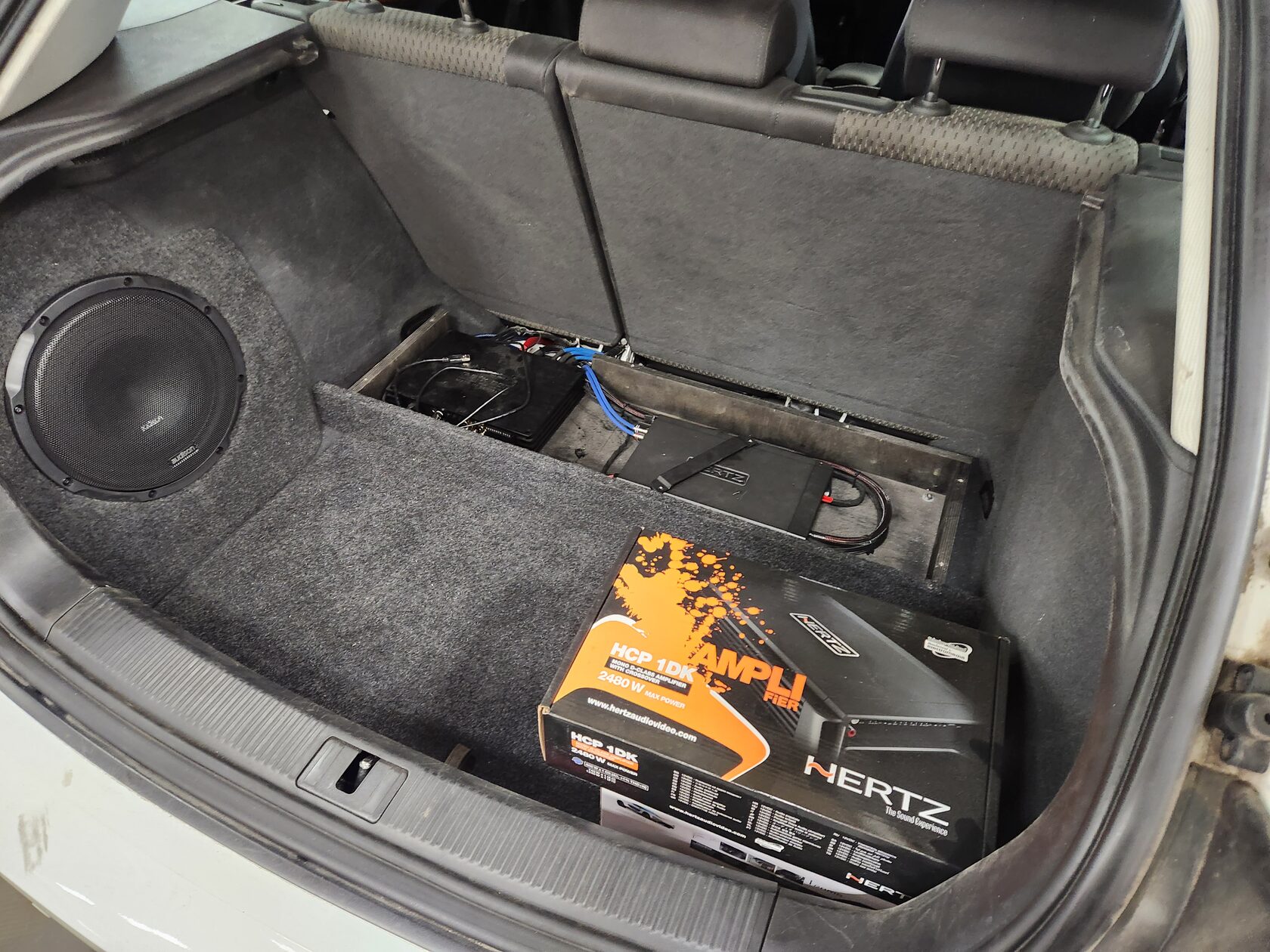 сабвуфер стелс ауди а3