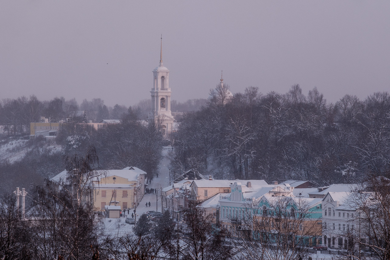 Вид на Ильинскую церковь.