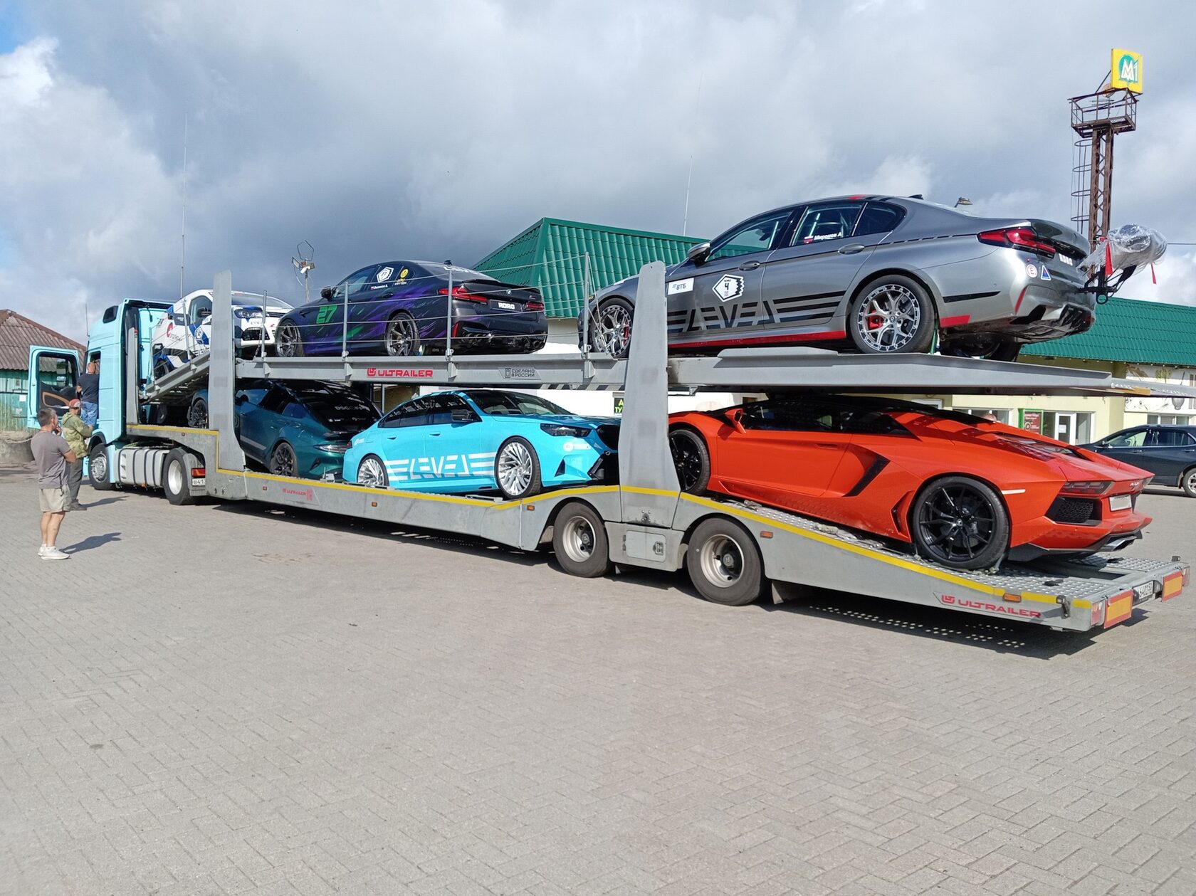 Полуприцеп-автовоз ULTRAILER безопасная перевозка автомобилей