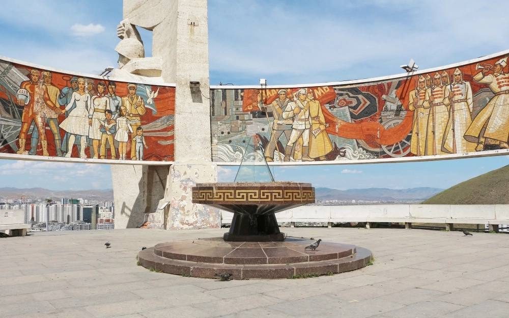 Мозаичное панно мемориала «Зайсан»