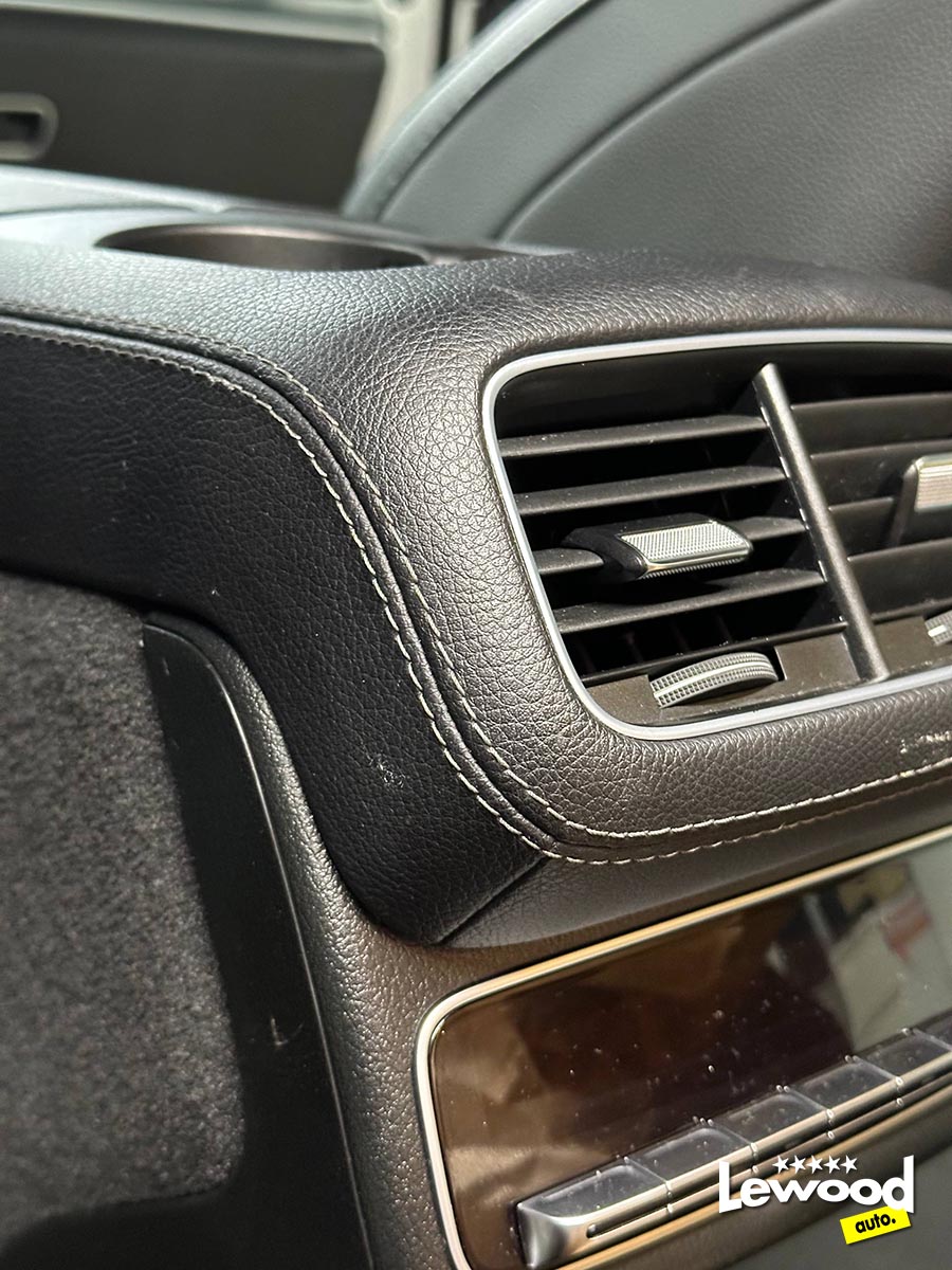 реставрация кожаной консоли