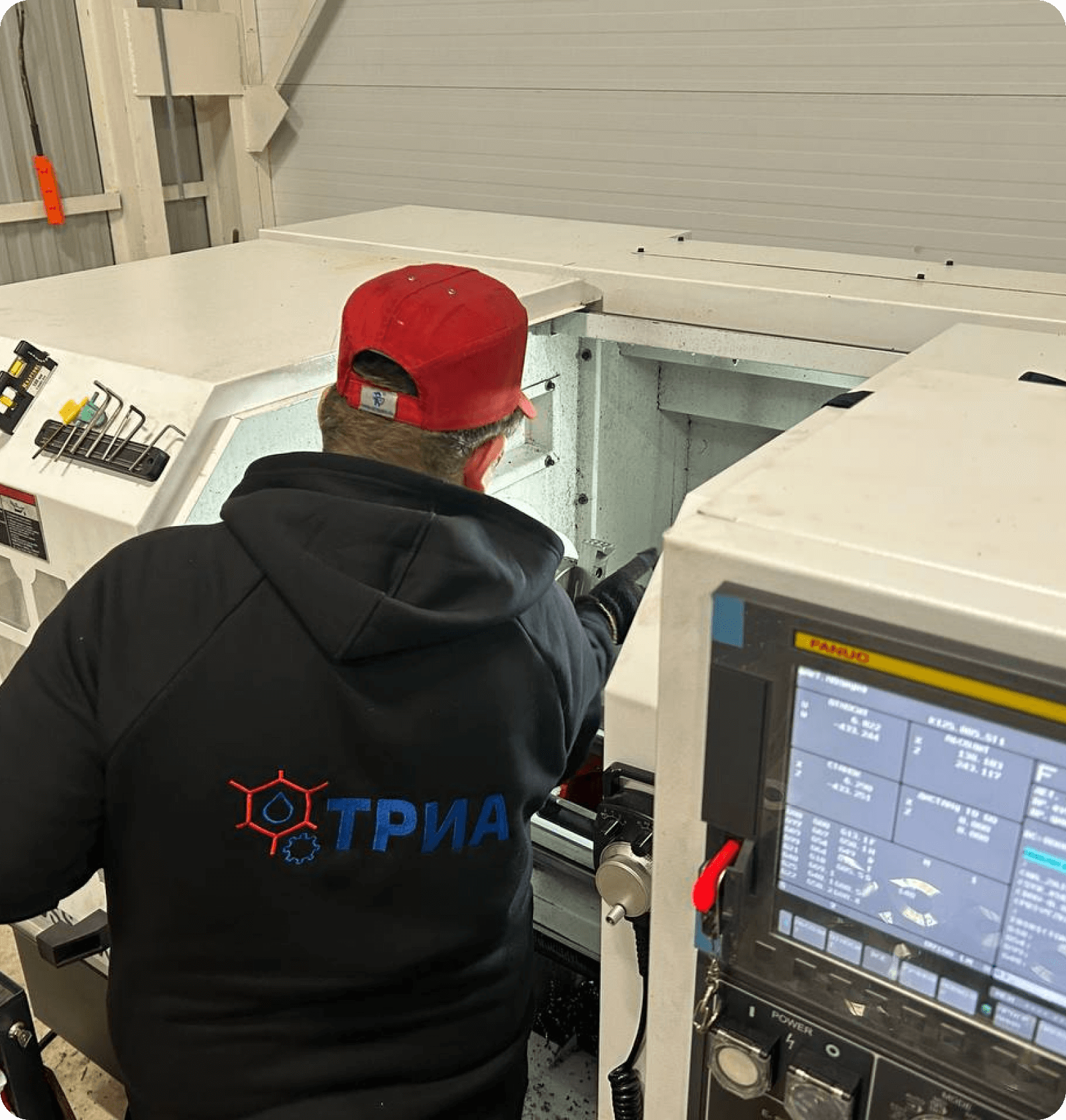 Работа на токарном станке сотрудником ООО "ТриА"